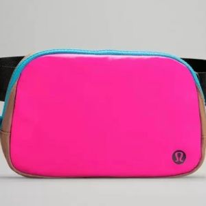 Lululemon Everywhere Belt Bag